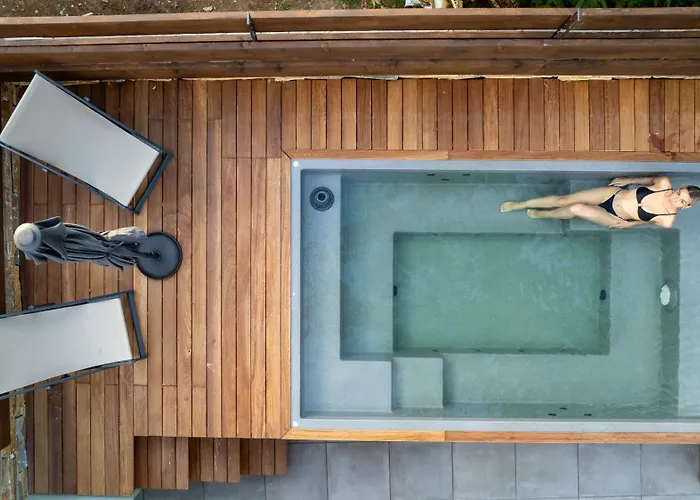 Sylvia & Luxury Suites, Panel Hospitality Homes & Aparthotel 4*