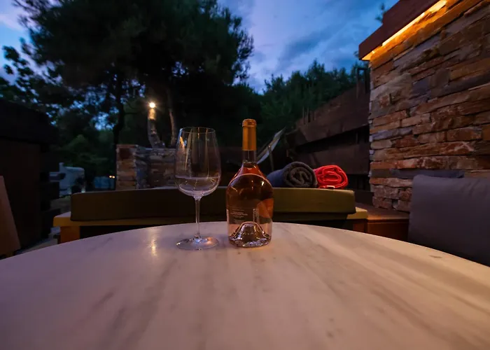 Aparthotel Sylvia & Luxury Suites, Panel Hospitality Homes & Litochoro