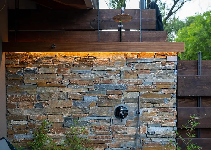 Sylvia & Luxury Suites, Panel Hospitality Homes & Litochoro