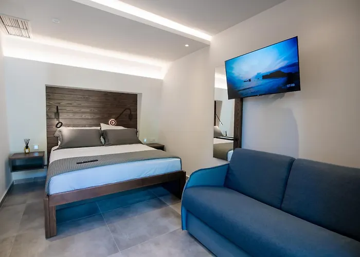 Sylvia & Luxury Suites, Panel Hospitality Homes & Litochoro