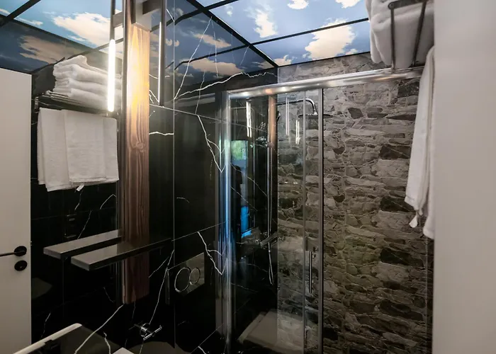 Sylvia & Luxury Suites, Panel Hospitality Homes & 4* Litochoro