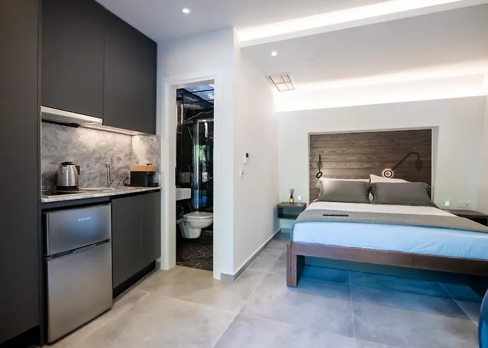 Sylvia & Luxury Suites, Panel Hospitality Homes &