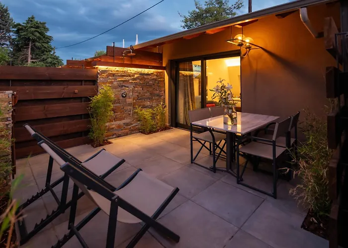 Sylvia & Luxury Suites, Panel Hospitality Homes & Litochoro