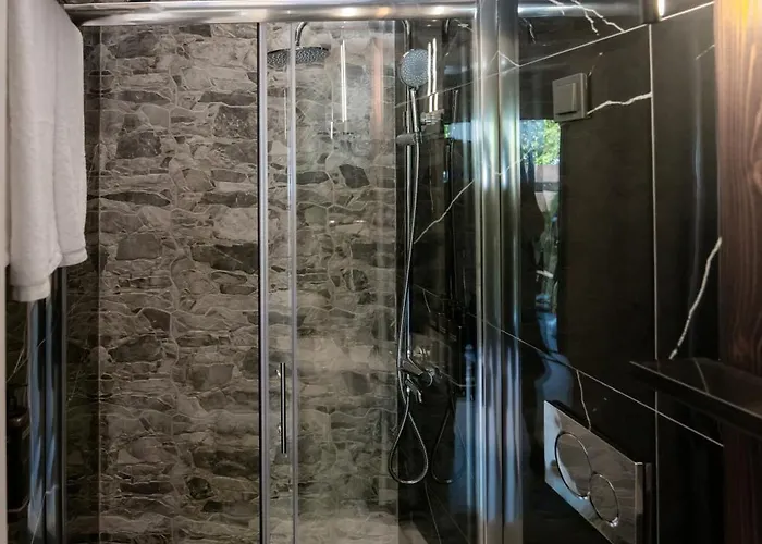 Aparthotel Sylvia & Luxury Suites, Panel Hospitality Homes & 4*