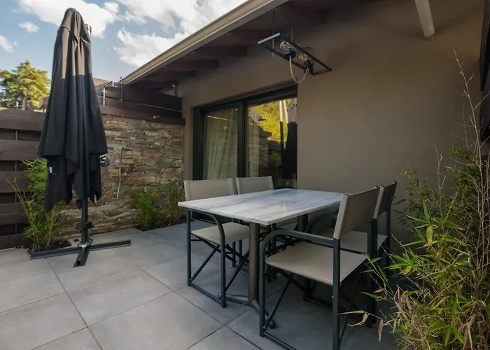 Aparthotel Sylvia & Luxury Suites, Panel Hospitality Homes &