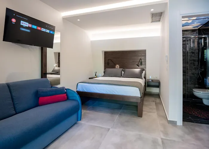 Sylvia & Luxury Suites, Panel Hospitality Homes & Litochoro