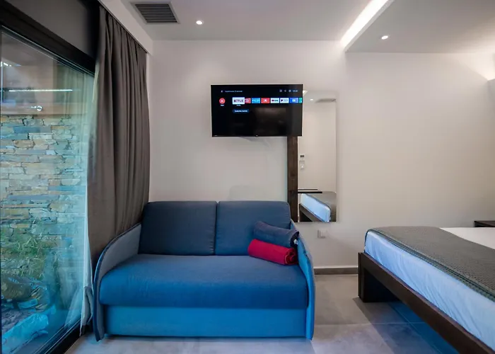 Sylvia & Luxury Suites, Panel Hospitality Homes &