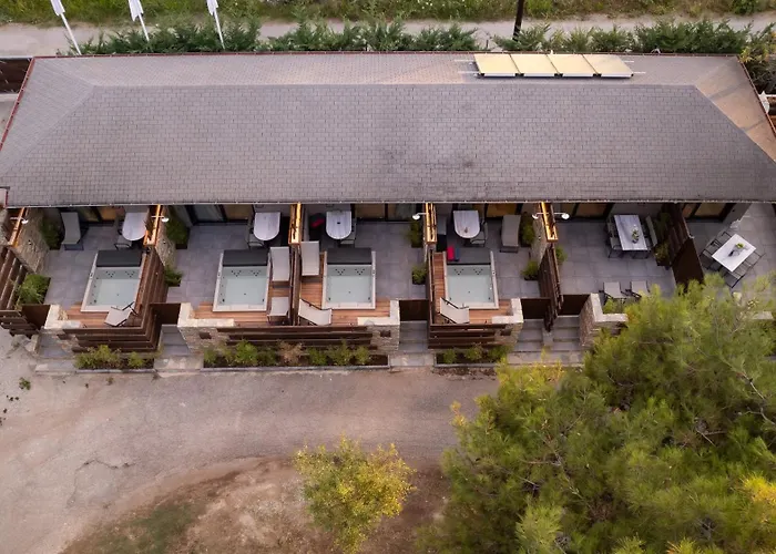 Aparthotel Sylvia & Luxury Suites, Panel Hospitality Homes & 4*