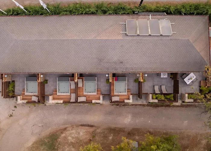 Sylvia & Luxury Suites, Panel Hospitality Homes & Aparthotel Litochoro