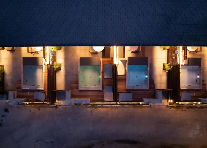 Sylvia & Luxury Suites, Panel Hospitality Homes & 4*