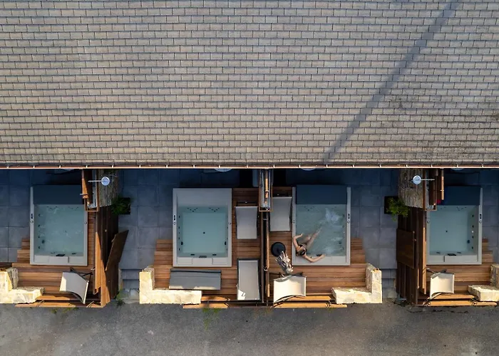 Sylvia & Luxury Suites, Panel Hospitality Homes & Litochoro