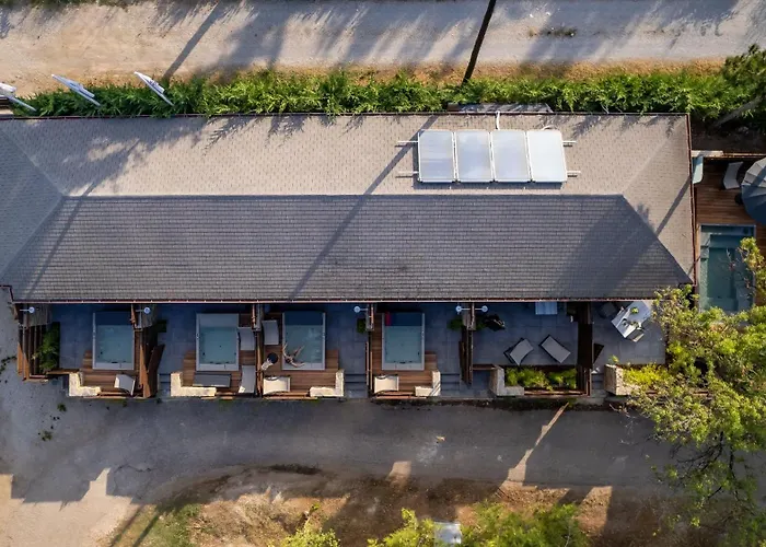 Sylvia & Luxury Suites, Panel Hospitality Homes &