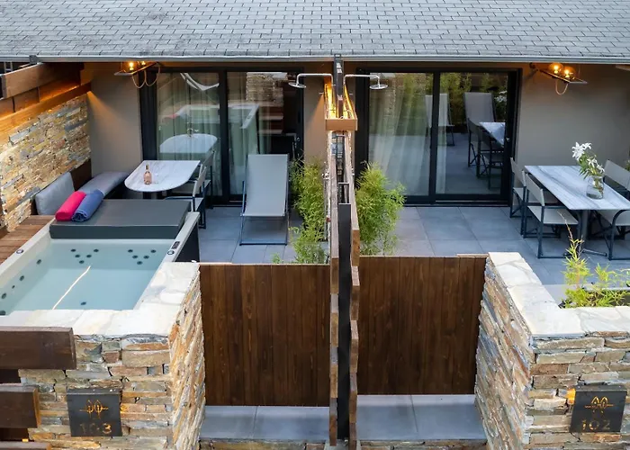 Sylvia & Luxury Suites, Panel Hospitality Homes & Aparthotel 4*