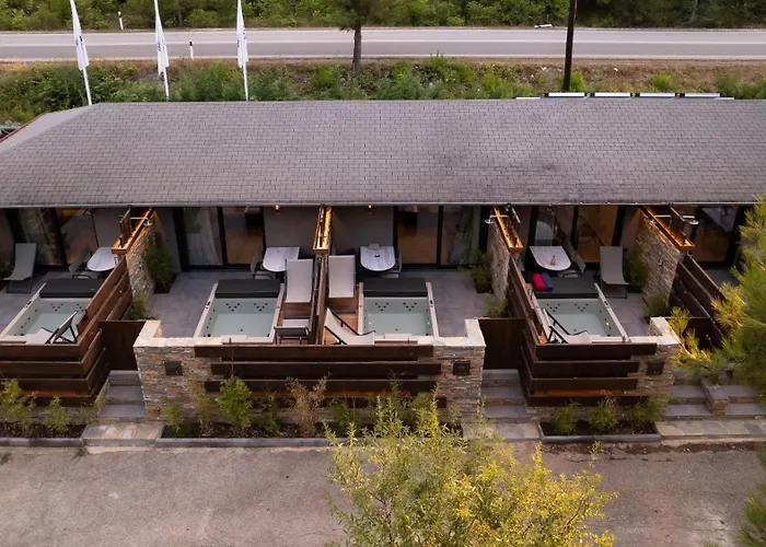 Sylvia & Luxury Suites, Panel Hospitality Homes & 4*